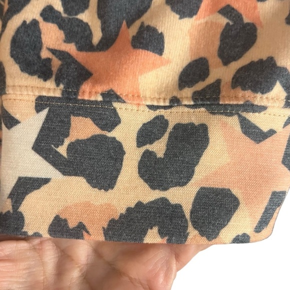 Wildfox Animal Print & Stars Pullover Coral/Charcoal Cozy Sweatshirt Sz S - Picture 5 of 10